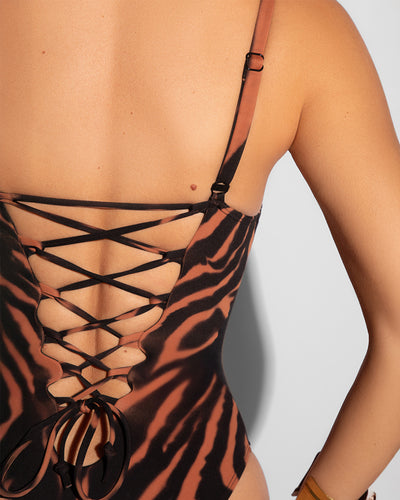 Hi Cut Plungey Triangle - Contour Baked Clay Zebra/Black