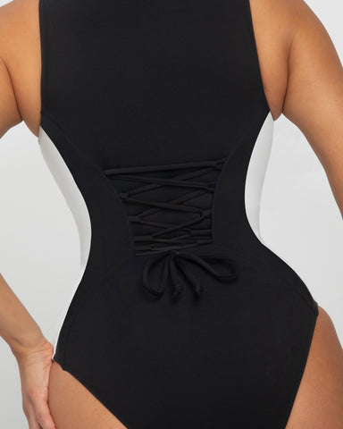 Contour Black/White