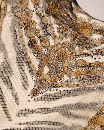 Close up detail front shot of Brazilian Pammy - Tiger Chain 