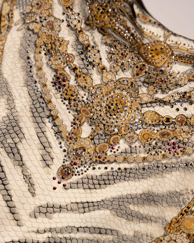 Close up detail front shot of Brazilian Pammy - Tiger Chain 