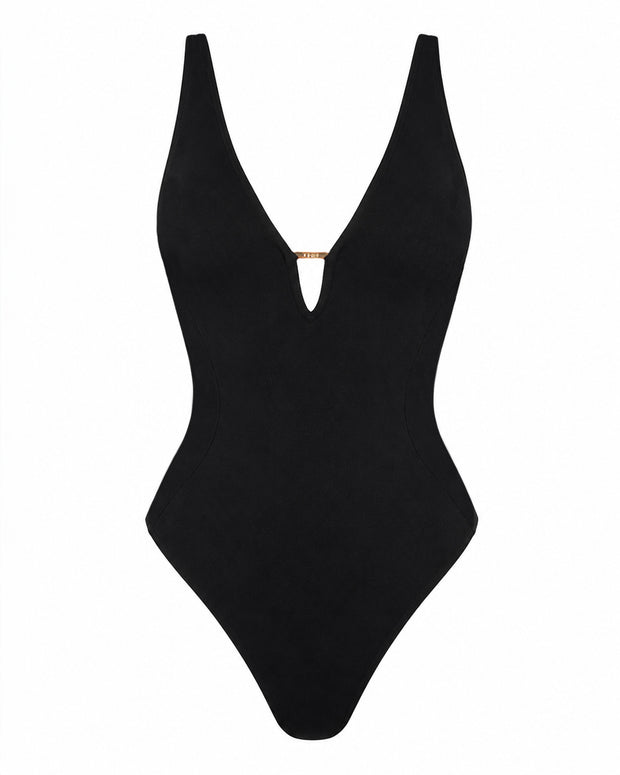 Outline image of Plungey Triangle - Black